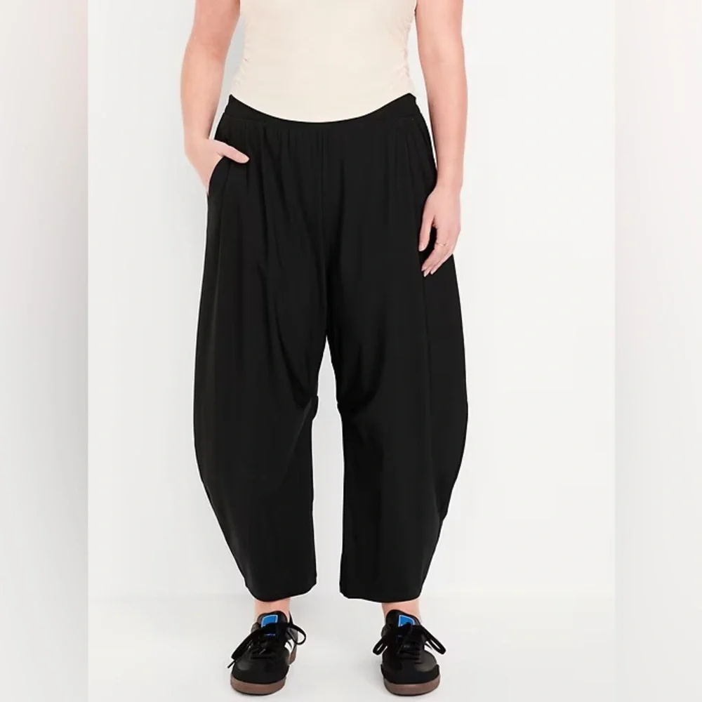 NWT! Old Navy High-Waisted SleekTech Barrel Ankle Pants 🏸 - Picture 3 of 6
